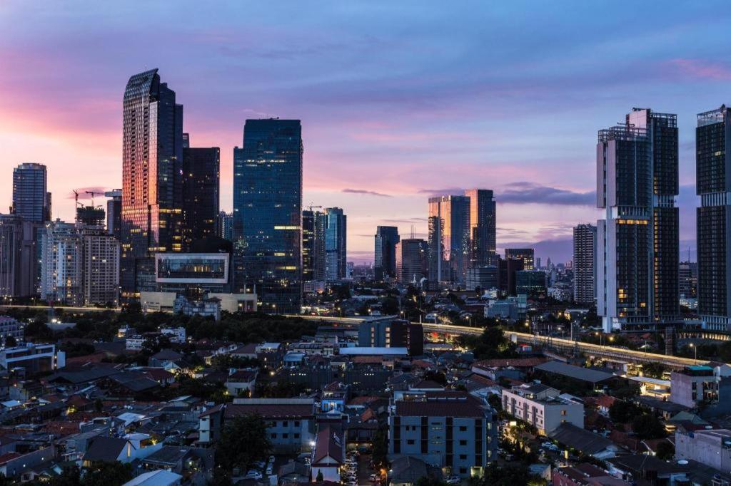 Amos Cozy Hotel Melawai Jakarta Buitenkant foto