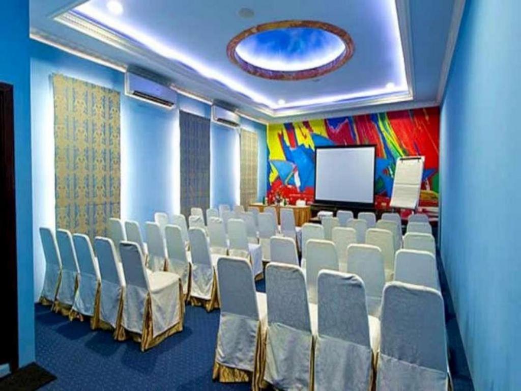 Amos Cozy Hotel Melawai Jakarta Buitenkant foto