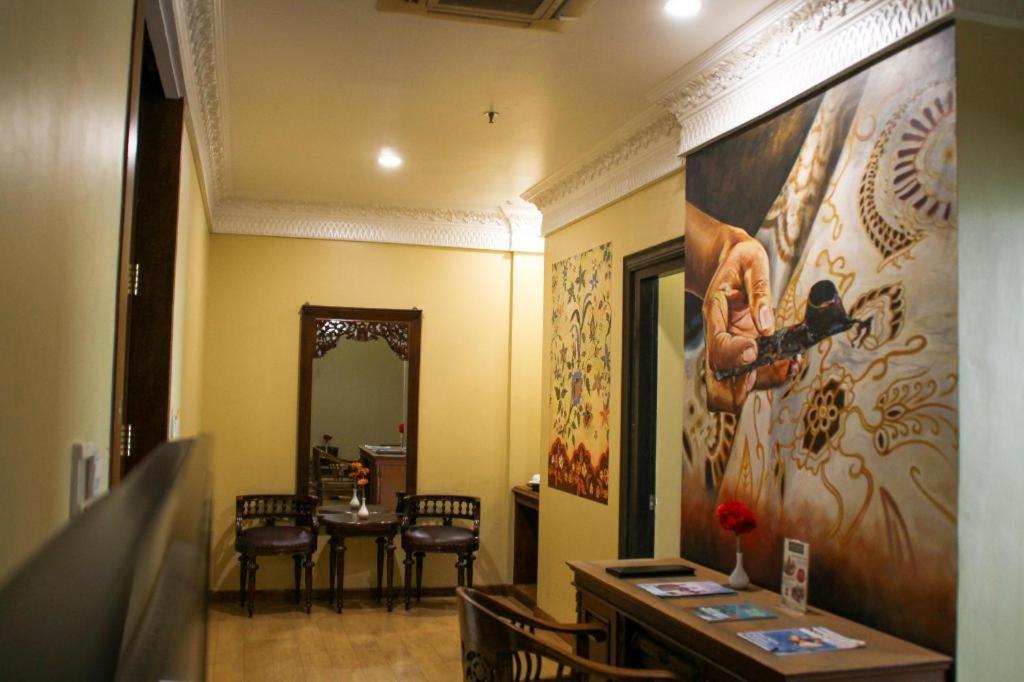 Amos Cozy Hotel Melawai Jakarta Buitenkant foto