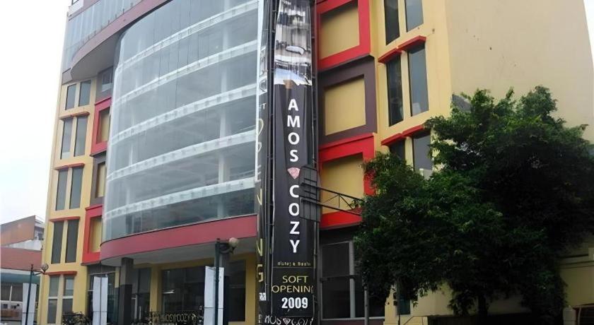 Amos Cozy Hotel Melawai Jakarta Buitenkant foto