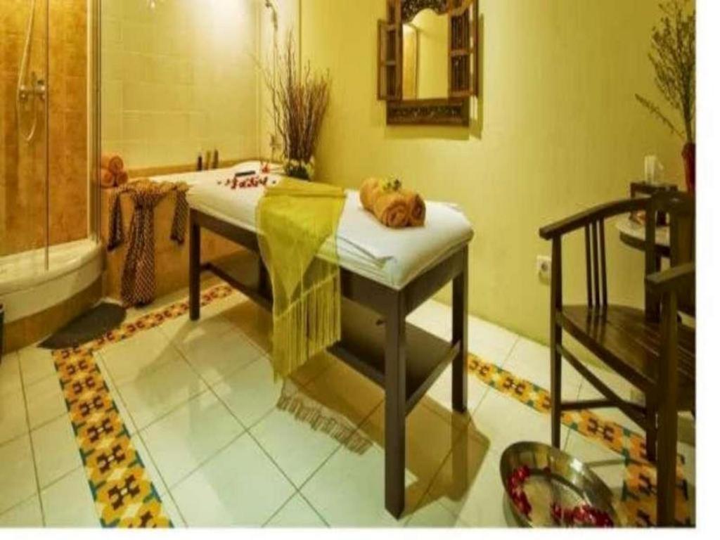 Amos Cozy Hotel Melawai Jakarta Buitenkant foto
