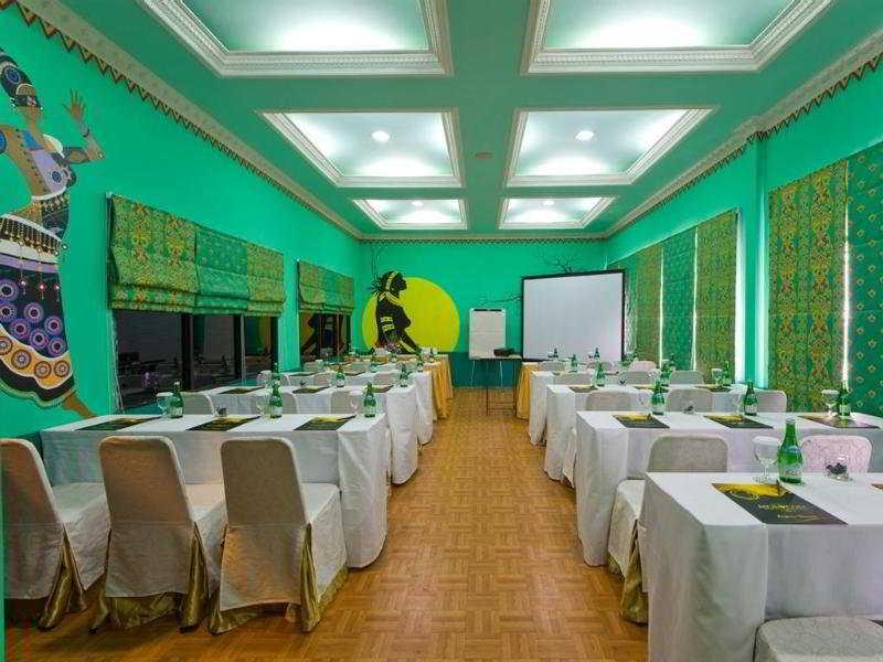 Amos Cozy Hotel Melawai Jakarta Buitenkant foto